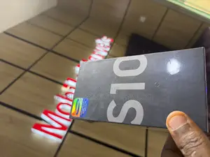 New Samsung Galaxy S10 128 GB Black