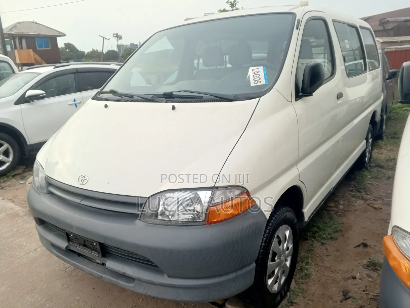 Toyota HiAce 2005 White