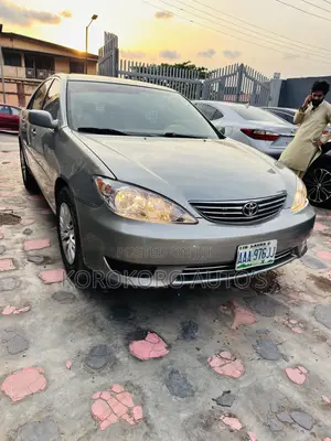 Toyota Camry LE 4dr Sedan (2.4L 4cyl 5A) 2006