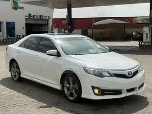 Toyota Camry SE 4dr Sedan (2.5L 4cyl 6A) 2012 White