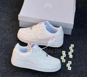 *Nike Air Force 1 “3ple White” Snks.*