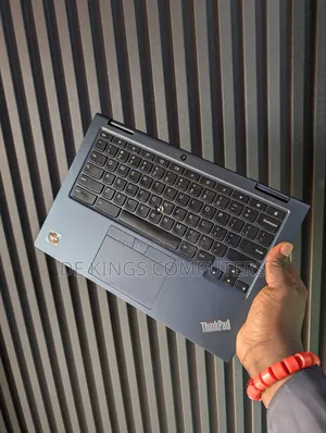Laptop Lenovo ThinkPad Yoga 4GB AMD Ryzen 3 SSD 60GB
