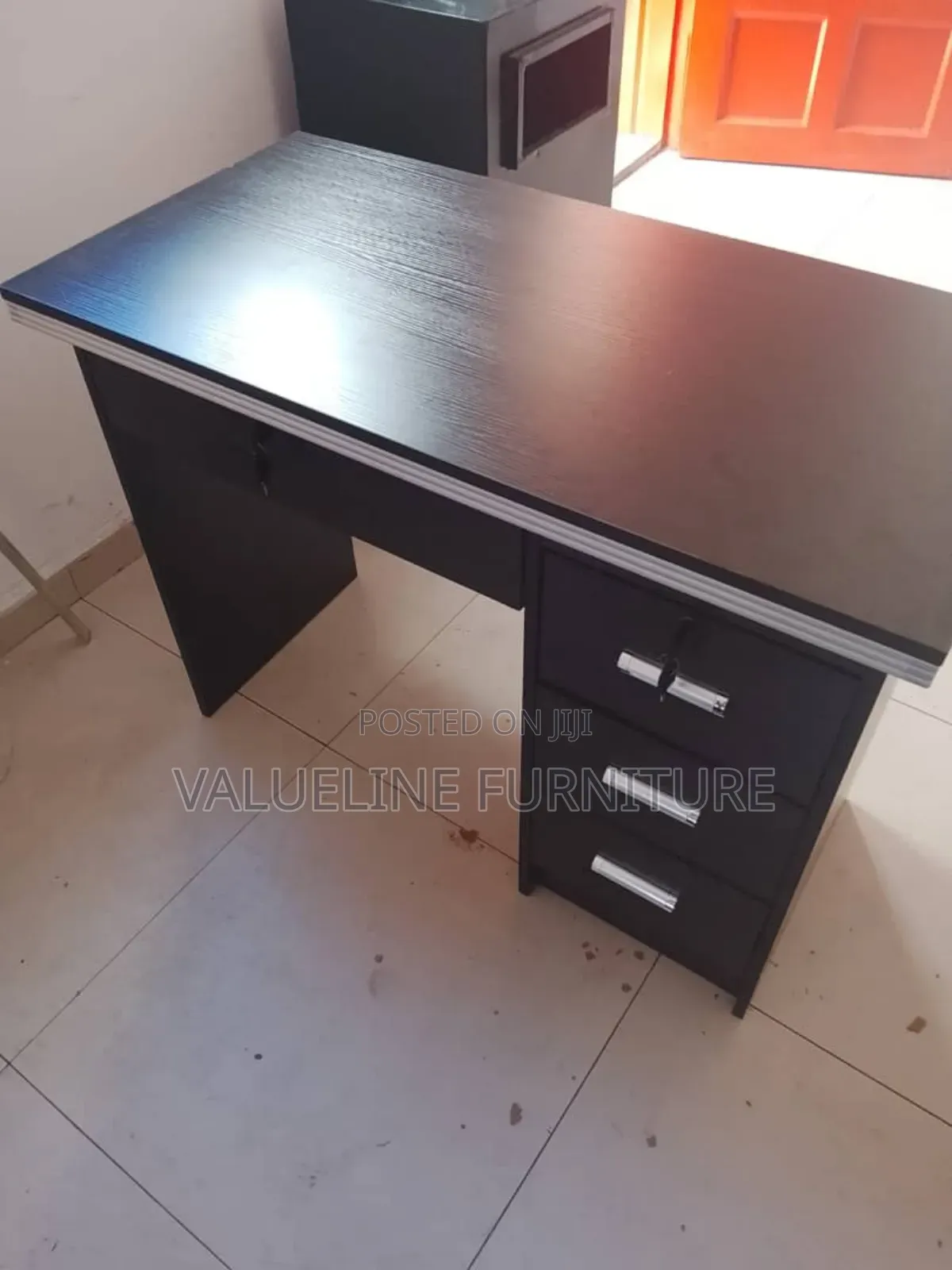 1 Meter Table