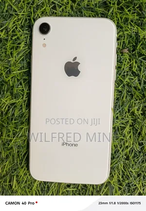 Apple iPhone XR 64 GB White