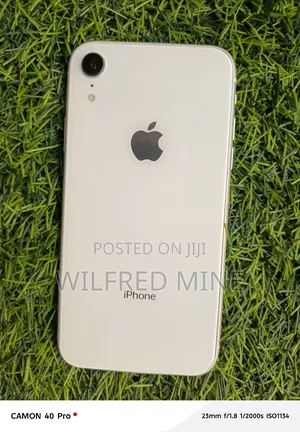Apple iPhone XR 64 GB White