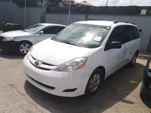 Toyota Sienna 2009 White