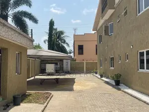 4bdrm Maisonette in Lekki Phase 1 for rent