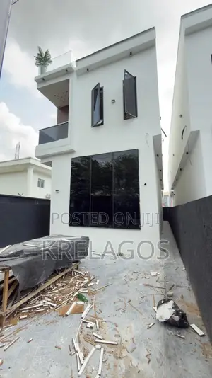4bdrm Duplex in Igbo-efon for sale