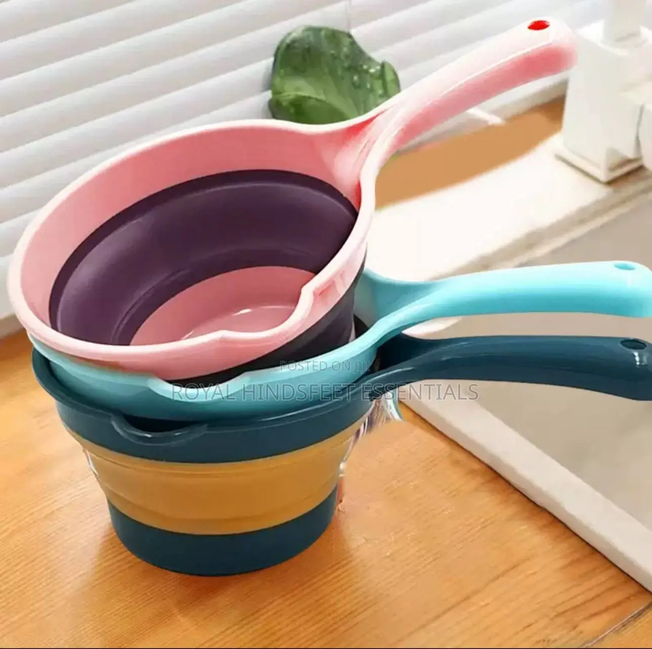 Large Capacity Foldable Water Scoop