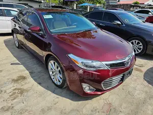 Toyota Avalon XLE Premium Sedan FWD (3.5L 6cyl 6A) 2013 Burgundy