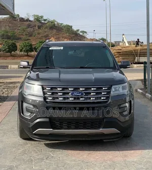 Ford Explorer 2018 Gray