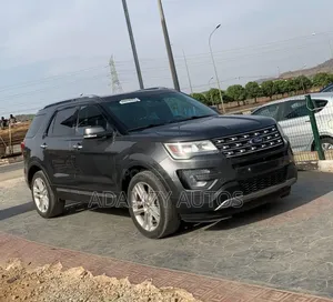 Ford Explorer 2018 Gray