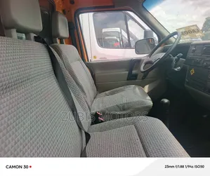 Volkswagen Transporter 2002 Orange