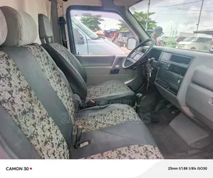 Volkswagen Transporter 2000 Grey