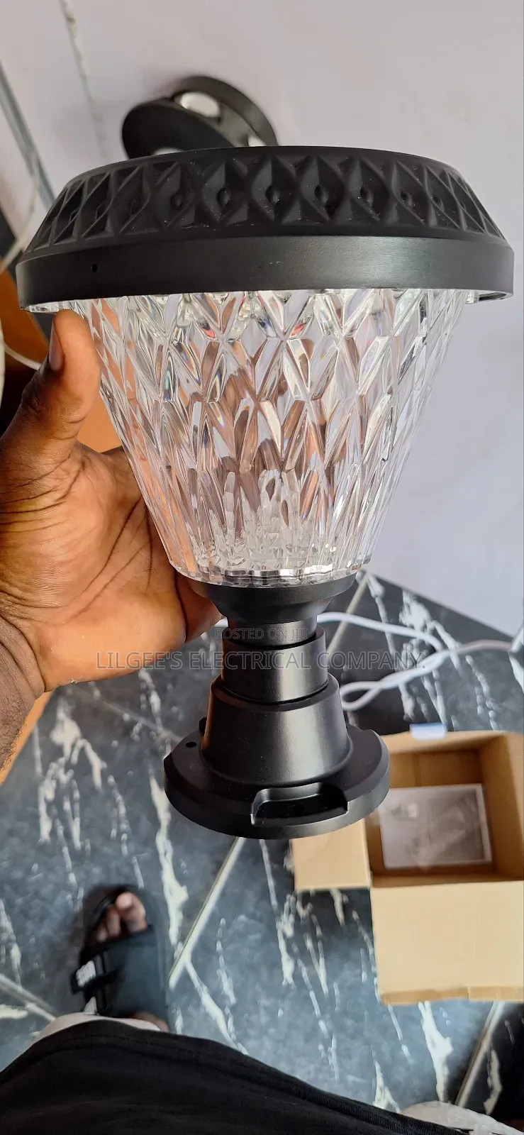 High Quality Solar Powered Pillar/Garden Light