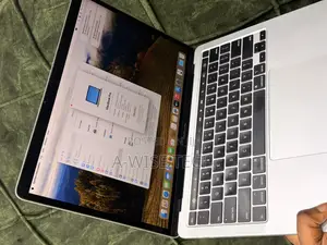 Laptop Apple MacBook Pro 2020 16GB Intel Core i5 SSD 512GB