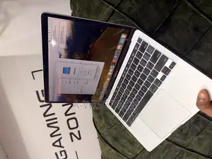 Laptop Apple MacBook Pro 2020 16GB Intel Core i5 SSD 512GB