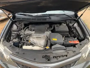 Toyota Camry SE 4dr Sedan (2.5L 4cyl 6A) 2012 Gray