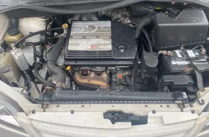 Toyota Sienna LE 2002 White