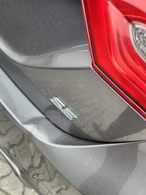 Toyota Camry SE FWD (2.5L 4cyl 8AM) 2018 Gray