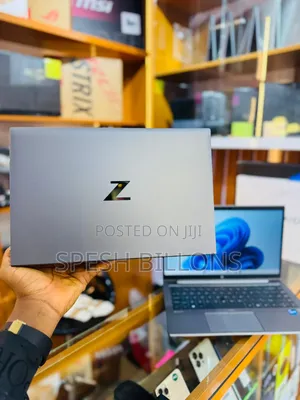 New Laptop HP ZBook Firefly 14 G7 16GB Intel Core i7 SSD 256GB