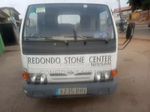 Nissan Cabstar 2004 White
