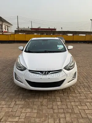 Hyundai Elantra Sport Sedan FWD (2.0L 4cyl 6A) 2016 White
