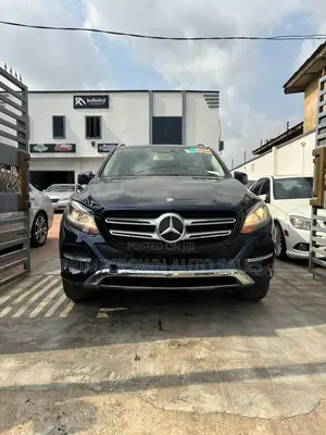 Mercedes-Benz GLE-Class GLE 350 2017 Blue