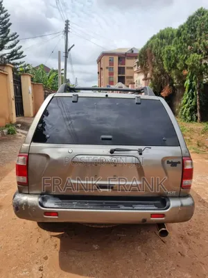 Nissan Pathfinder 2004 Gray
