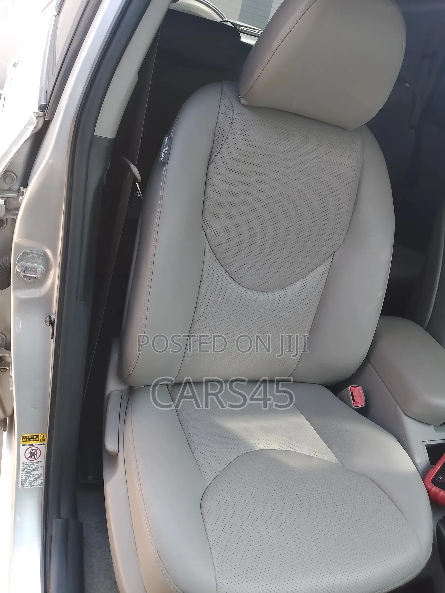 Toyota RAV4 2011 Silver