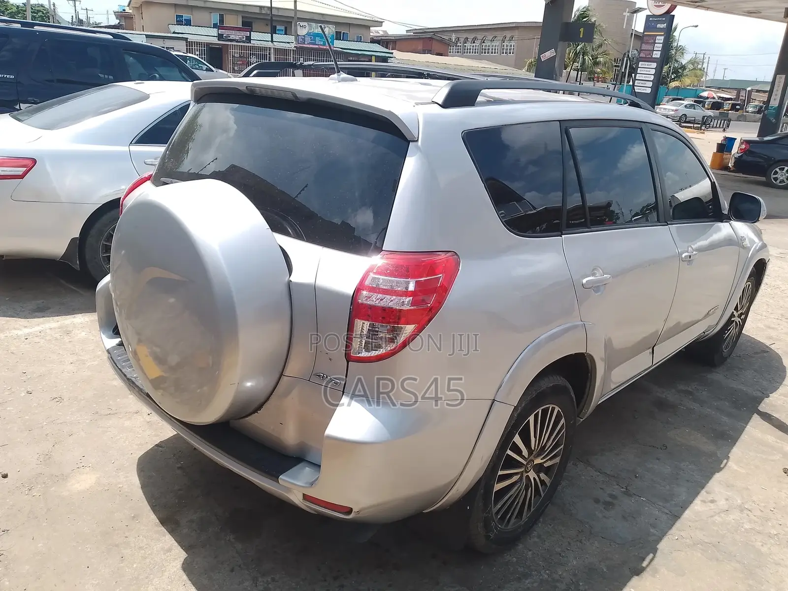 Toyota RAV4 2011 Silver