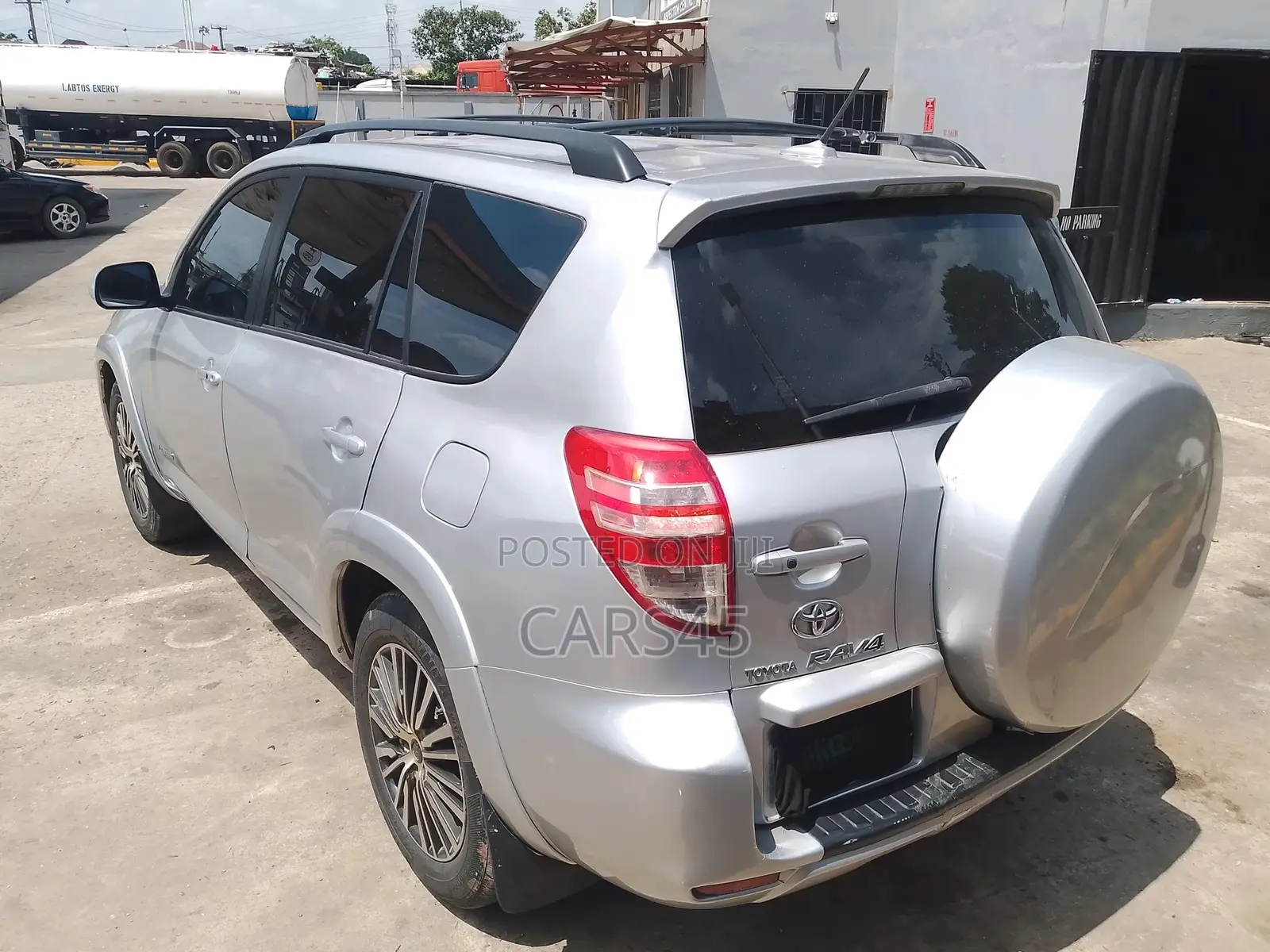 Toyota RAV4 2011 Silver