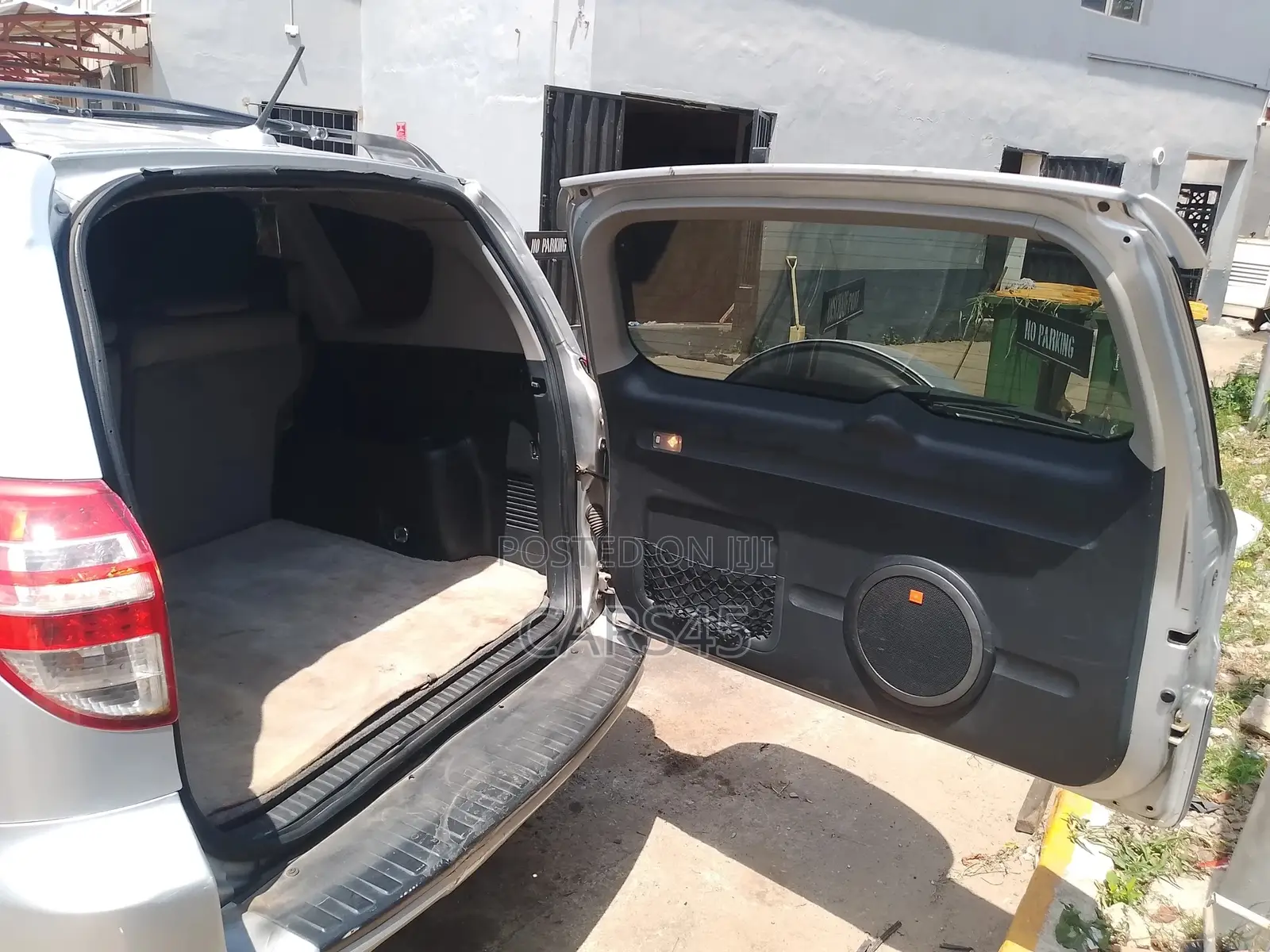 Toyota RAV4 2011 Silver