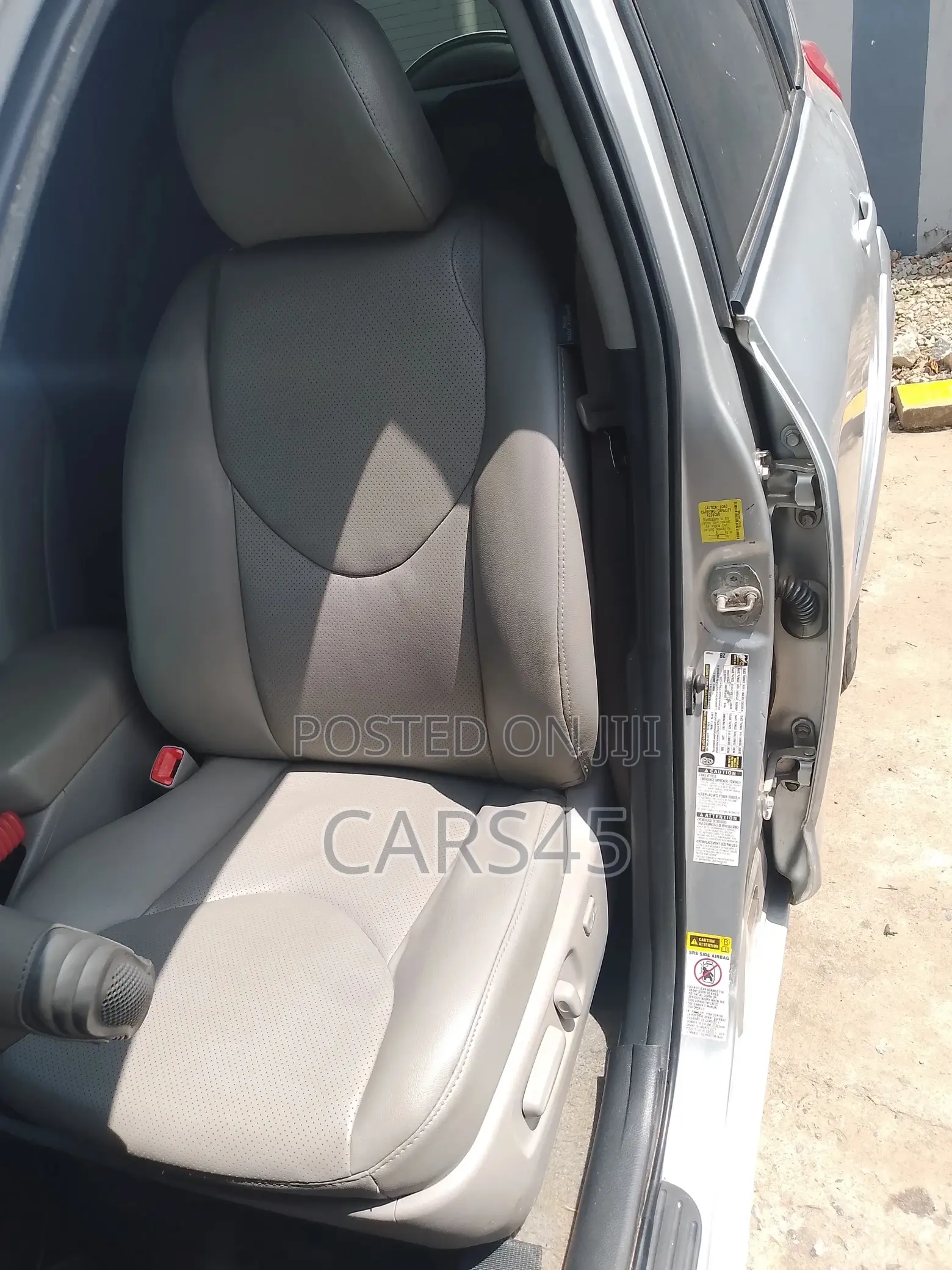 Toyota RAV4 2011 Silver