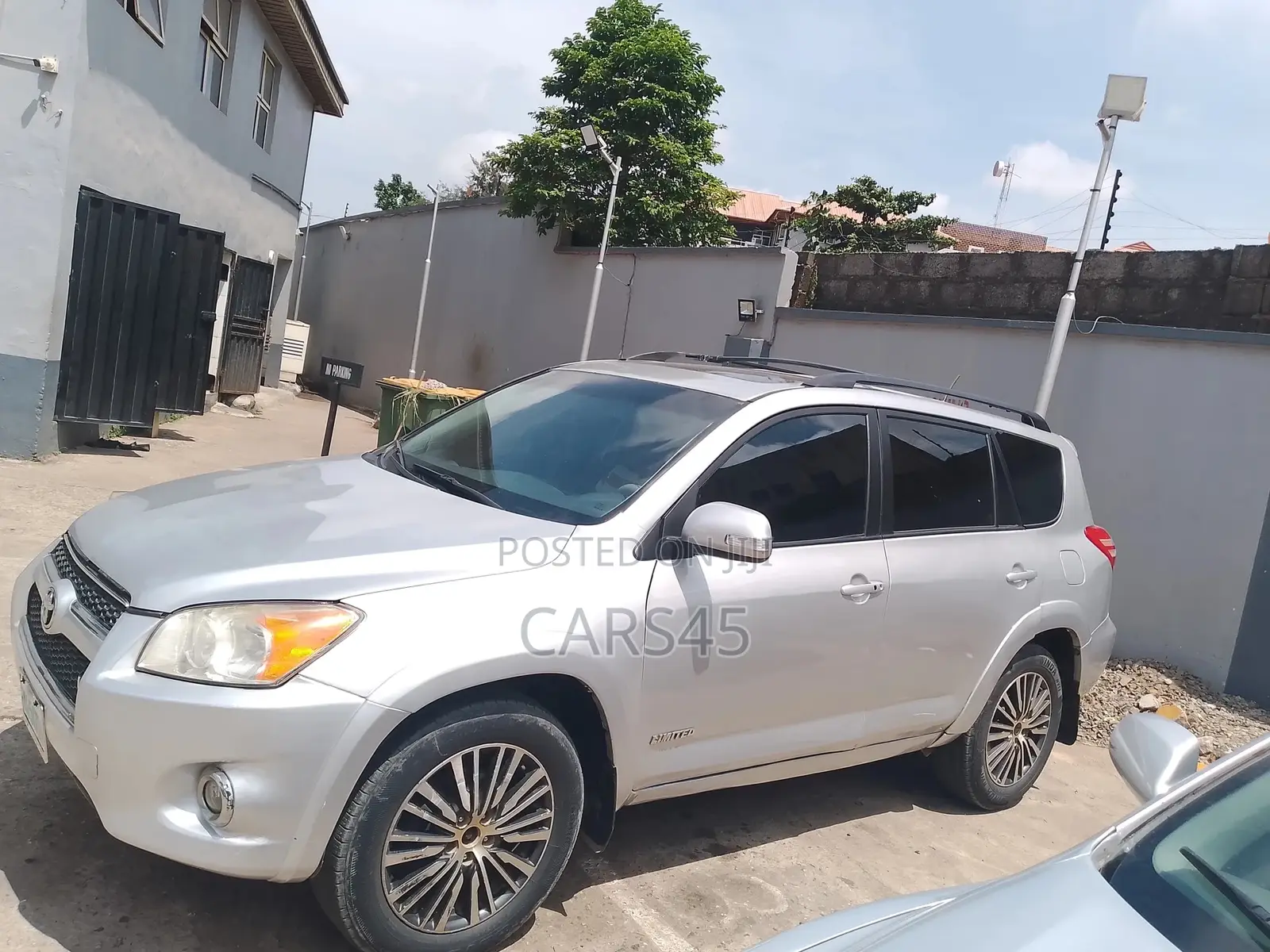 Toyota RAV4 2011 Silver