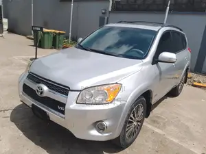 Toyota RAV4 2011 Silver