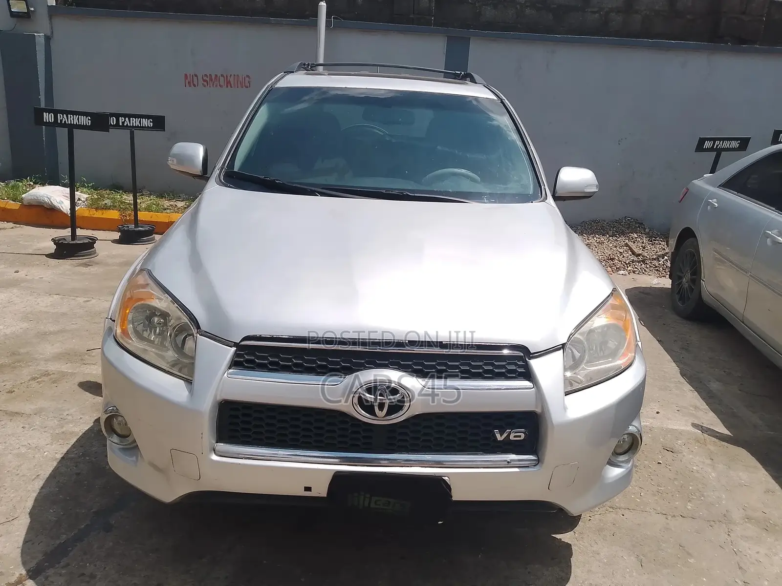 Toyota RAV4 2011 Silver