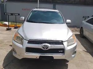 Toyota RAV4 2011 Silver