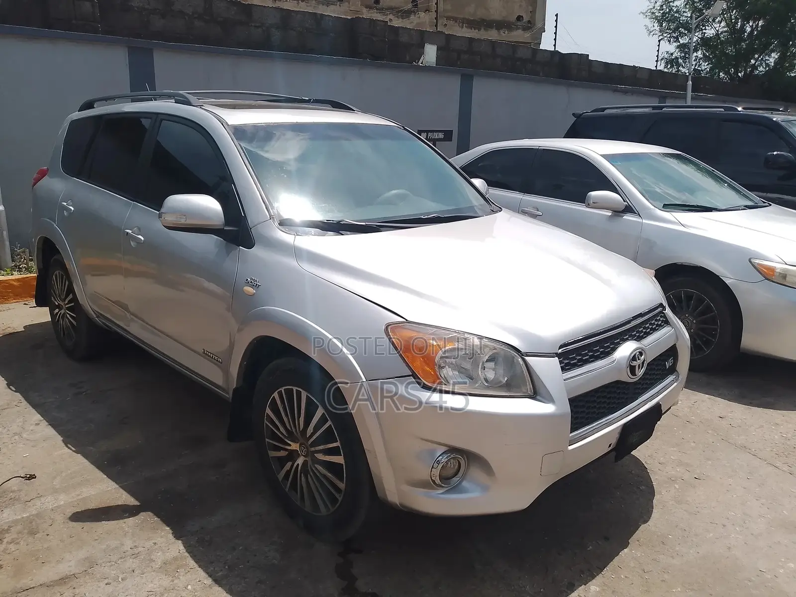 Toyota RAV4 2011 Silver