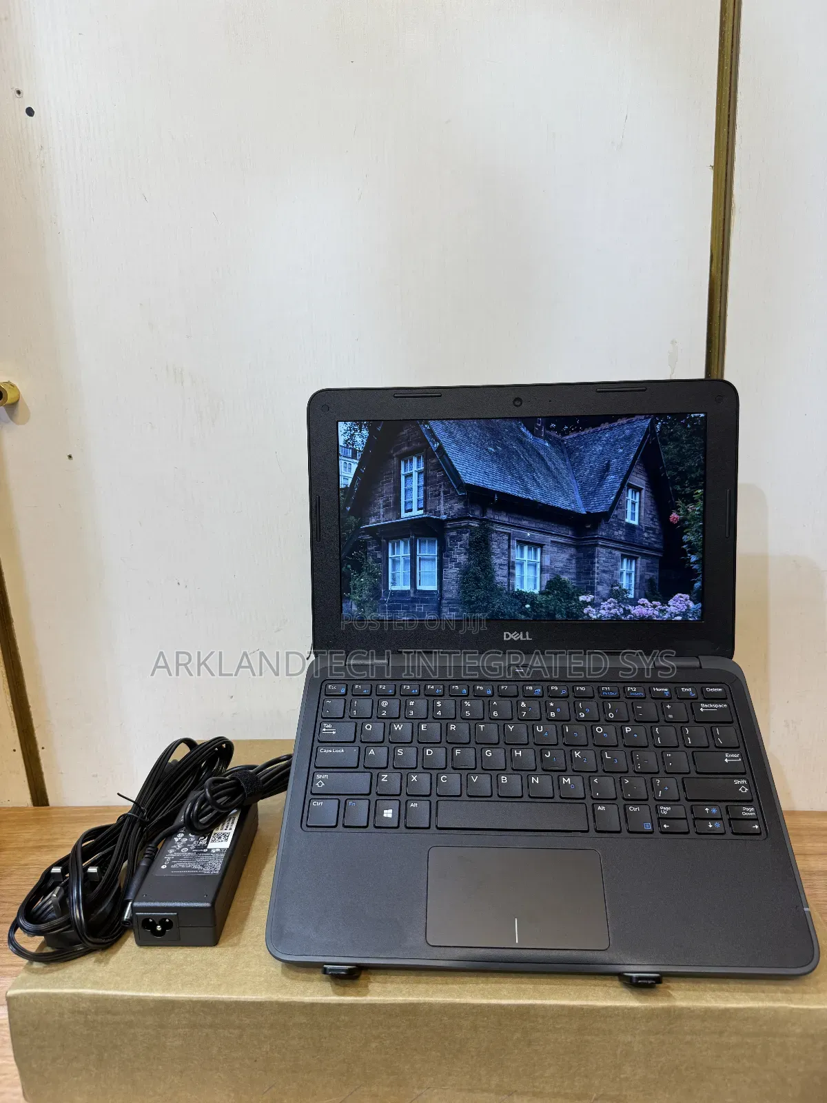 New Laptop Dell Latitude 11 3160 4GB Intel Celeron SSD 60GB