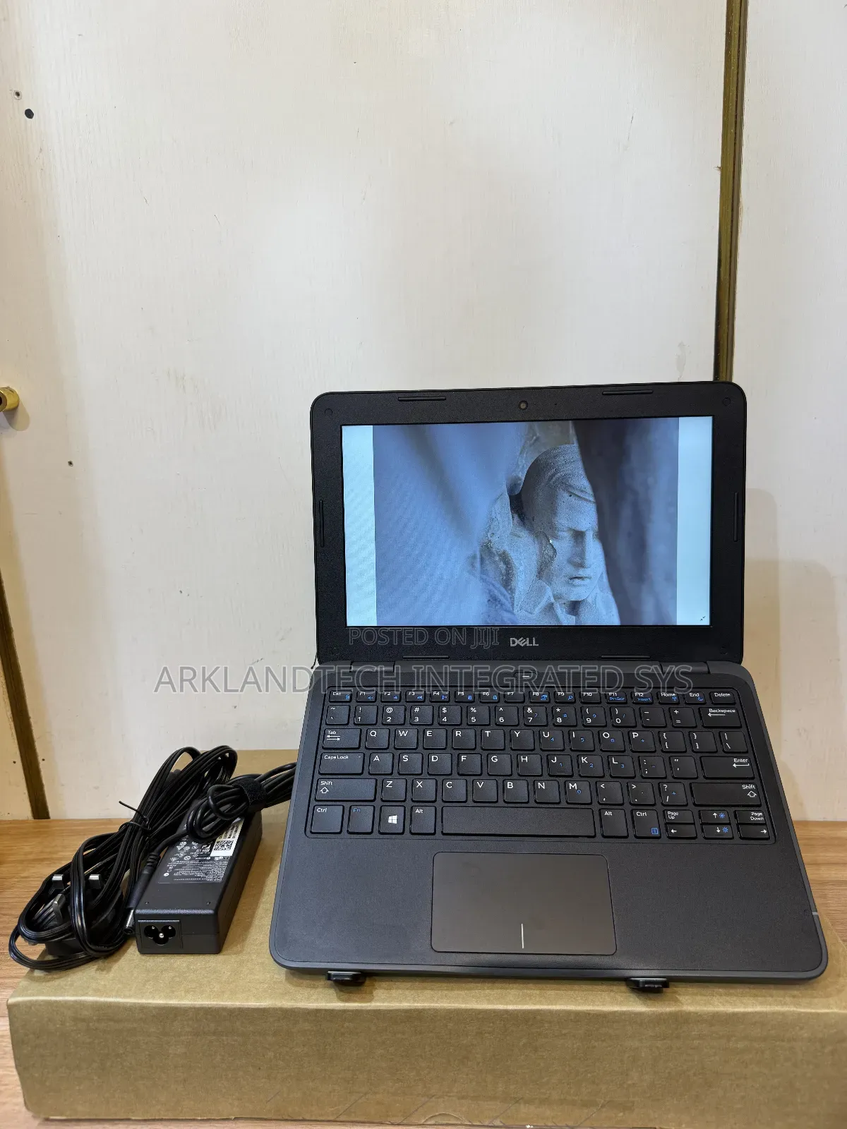 New Laptop Dell Latitude 11 3160 4GB Intel Celeron SSD 60GB
