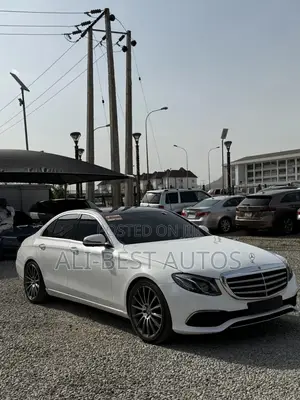 Mercedes-Benz E300 2018 White