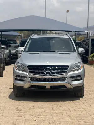 Mercedes-Benz M Class ML350 4MATIC 4dr SUV AWD (3.5L 6cyl 7A) 2014