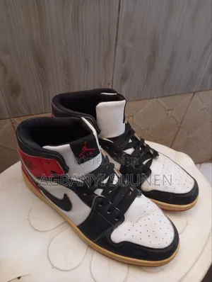 Nike Classic Retro 1 Sneakers
