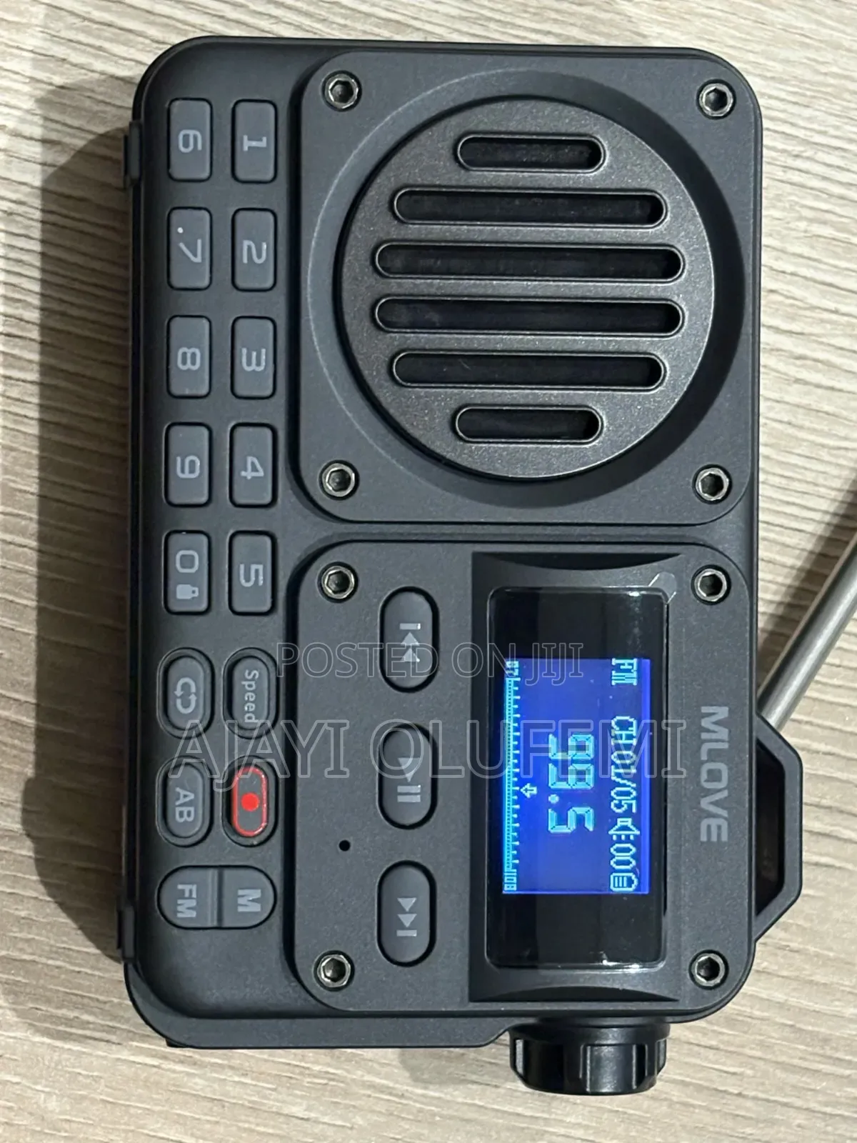 Bv800 Multi-Functional Fm Bluetooth Speaker / Radio