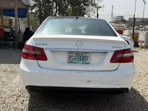 Mercedes-Benz E350 Base 4Matic Sedan AWD (3.5L 6cyl 7A) 2010 White