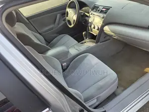 Toyota Camry LE 4dr Sedan (2.5L 4cyl 6A) 2011 Silver