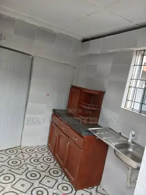 3bdrm Apartment in Akoto Estate, Ibadan for rent