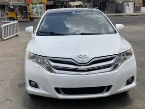 Toyota Venza Limited 2011 White
