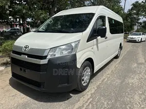 Toyota HiAce 2019 White